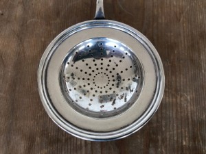 AQ silver tea strainer 028-4